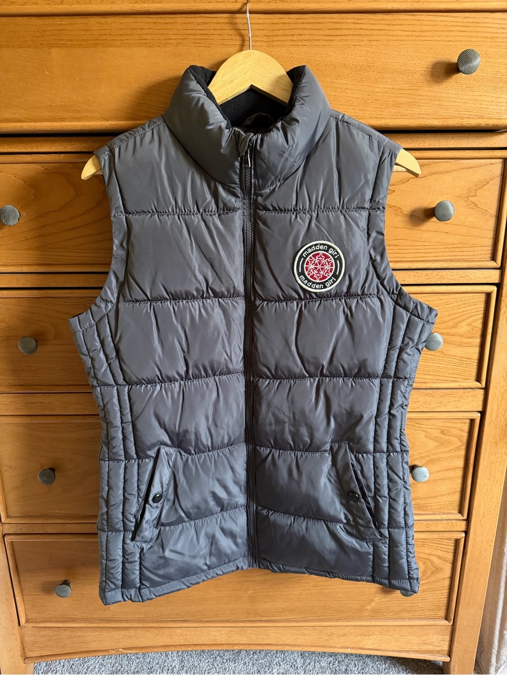 Madden Girl Gray Vest Jacket Quilted Puffer Full Zipper Womens Size Medium Fall